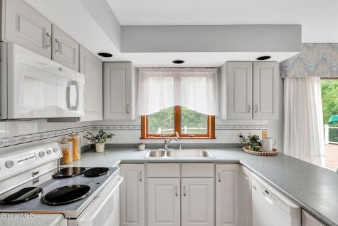 1046 Ridge Road Glenville NY 12302