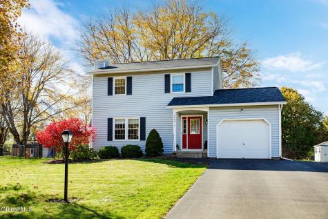 1049 Laural Lane Malta NY 12020