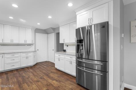 1049 Laural Lane Malta NY 12020