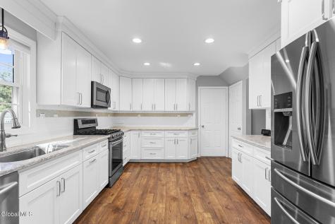 1049 Laural Lane Malta NY 12020