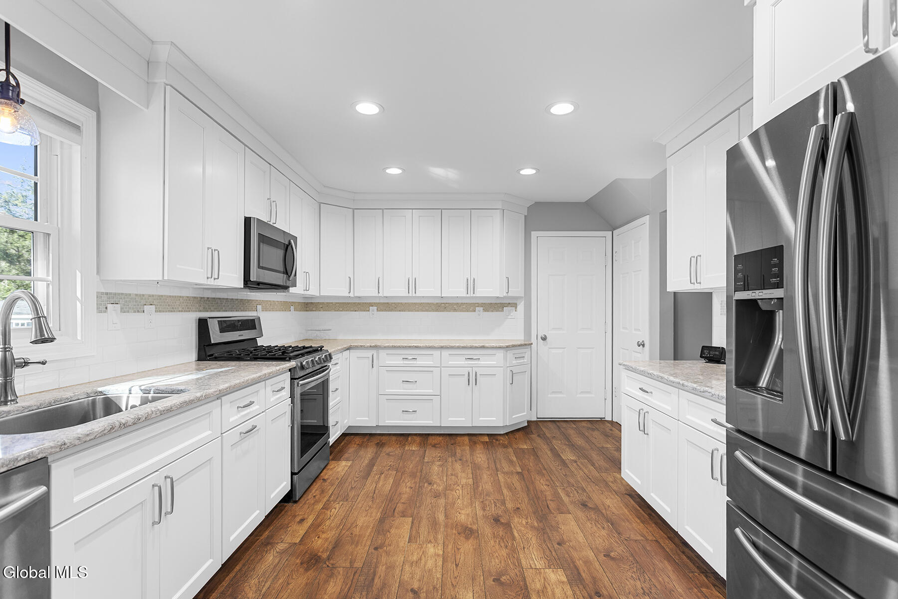 1049 Laural Lane Malta NY 12020