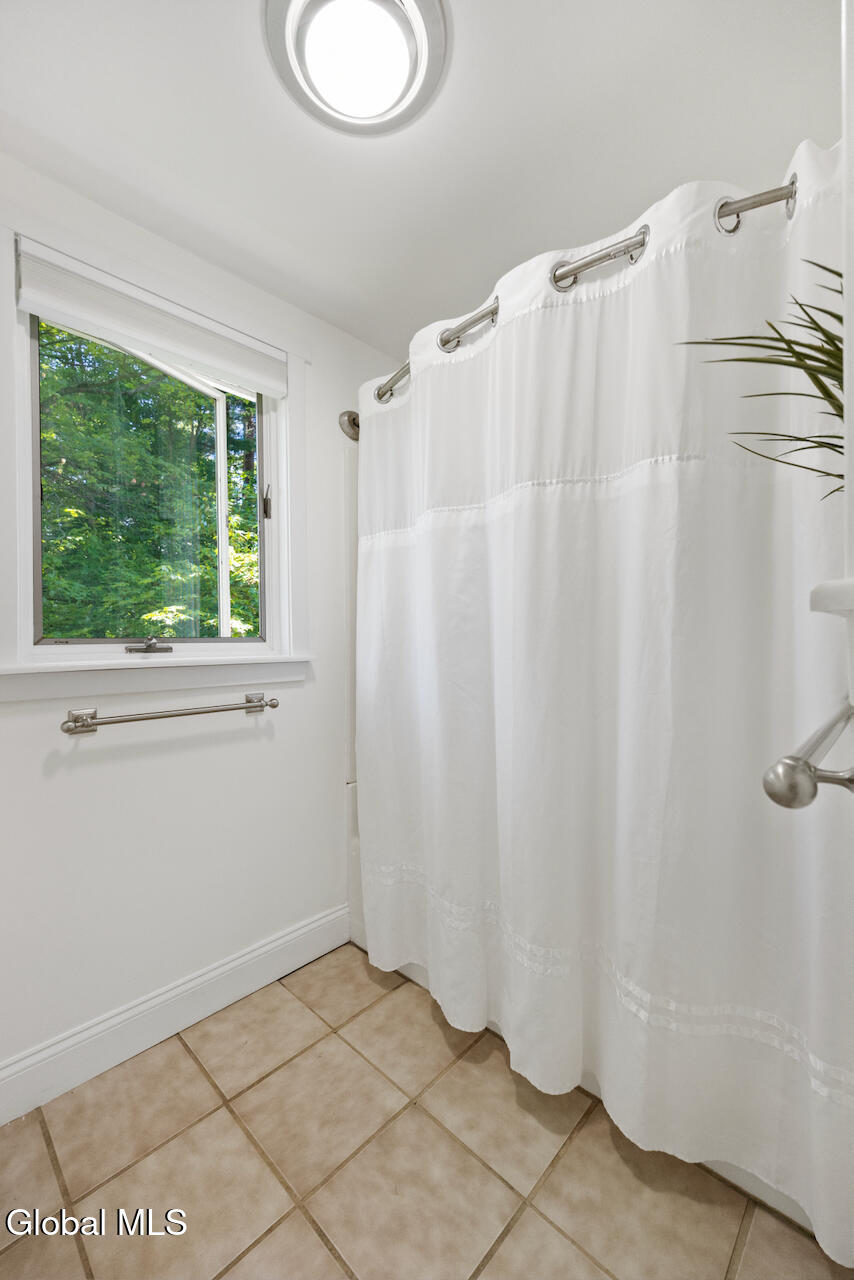 1 Lakeview Drive Gansevoort NY 12831