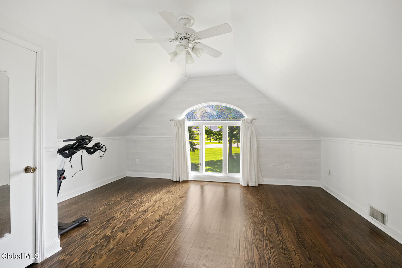 1 Lakeview Drive Gansevoort NY 12831