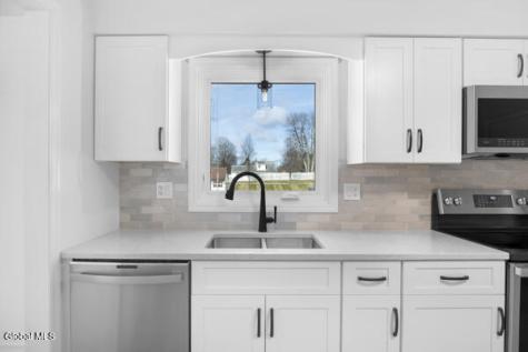 1083 Mckinley Avenue Schenectady NY 12303