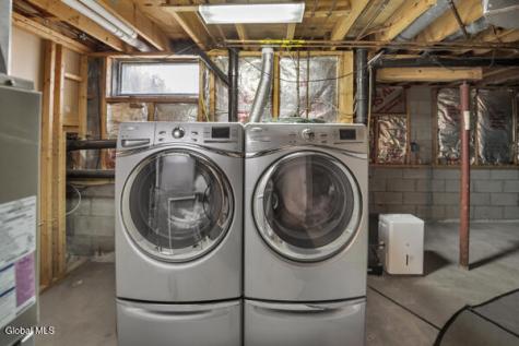 1083 Mckinley Avenue Schenectady NY 12303