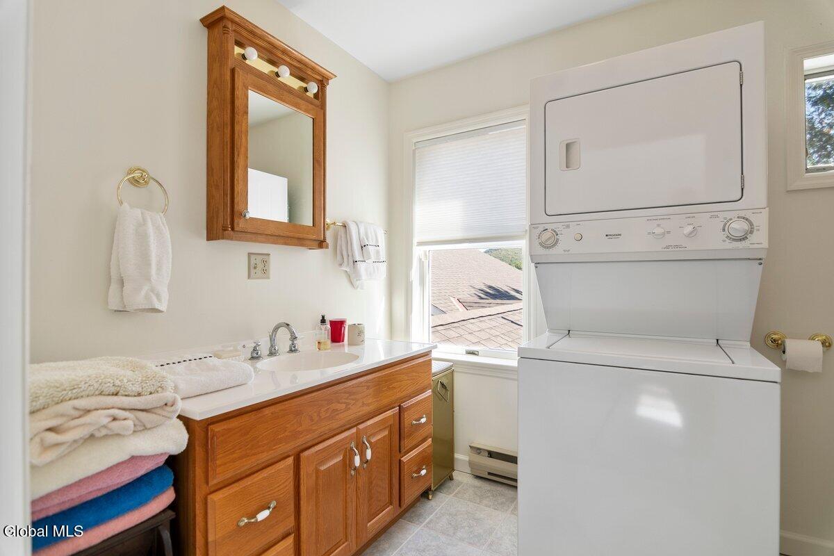 262 Binninger Road Shushan NY 12873