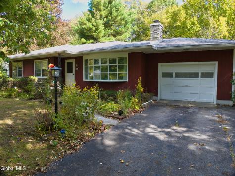 38 E Wiggand Drive Glenmont NY 12077
