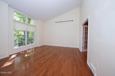 22 E Claremont Drive Voorheesville NY 12186