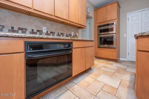 22 E Claremont Drive Voorheesville NY 12186