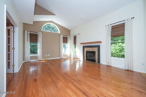 22 E Claremont Drive Voorheesville NY 12186