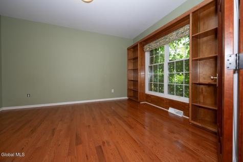 22 E Claremont Drive Voorheesville NY 12186