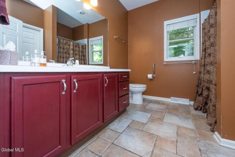 22 E Claremont Drive Voorheesville NY 12186