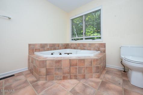 22 E Claremont Drive Voorheesville NY 12186