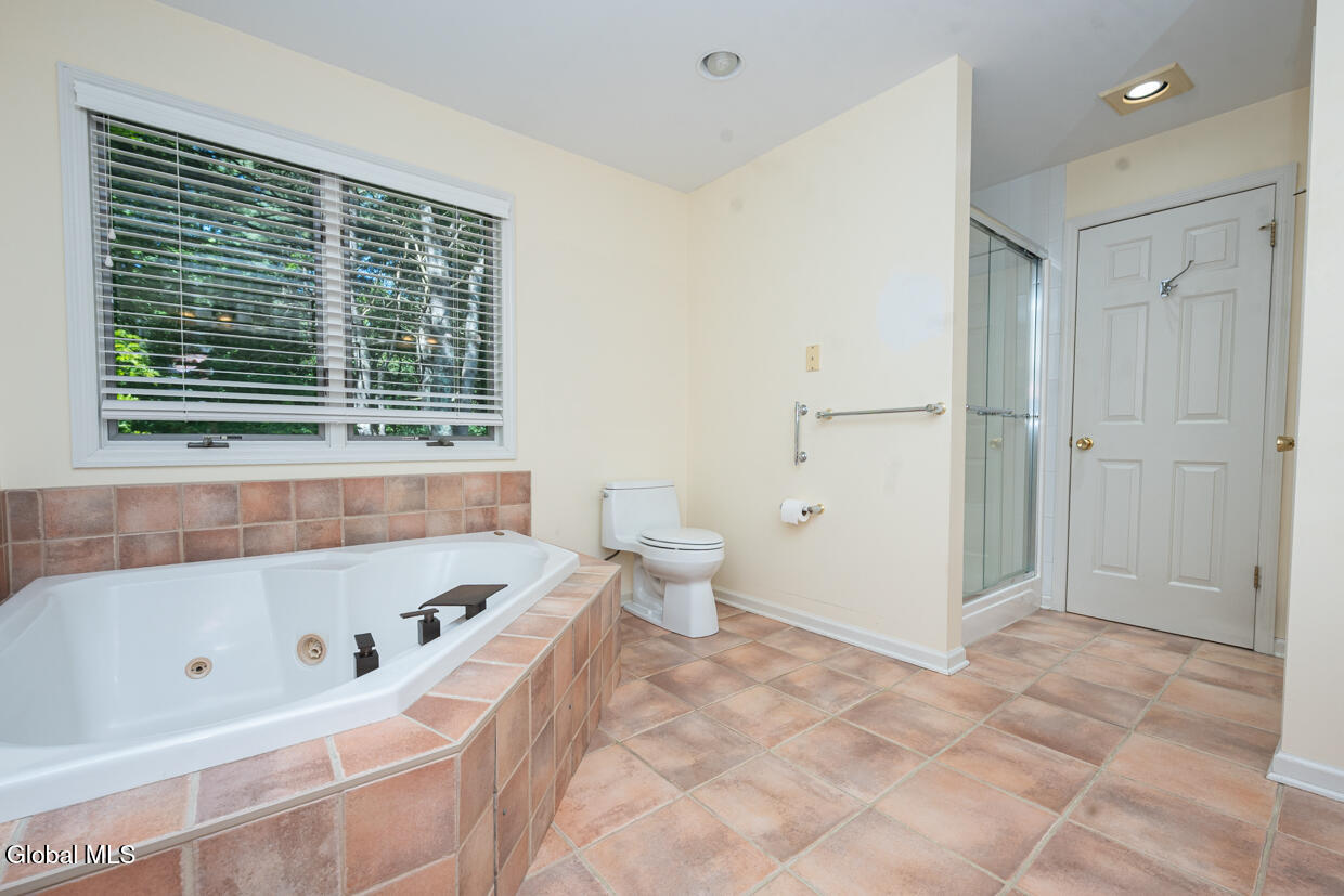22 E Claremont Drive Voorheesville NY 12186