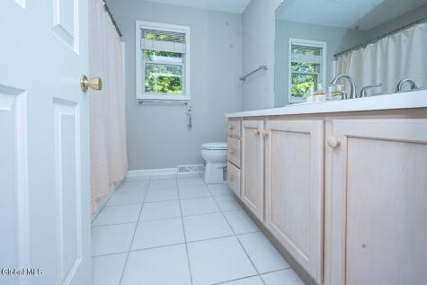 22 E Claremont Drive Voorheesville NY 12186