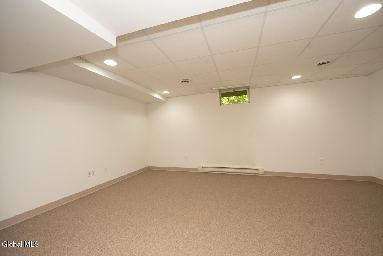 22 E Claremont Drive Voorheesville NY 12186