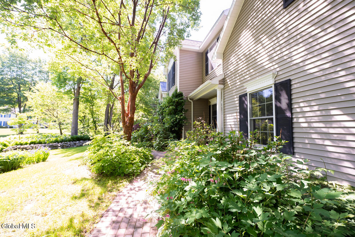 22 E Claremont Drive Voorheesville NY 12186