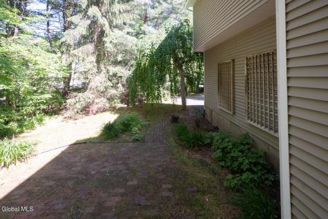 22 E Claremont Drive Voorheesville NY 12186
