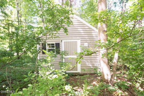 22 E Claremont Drive Voorheesville NY 12186