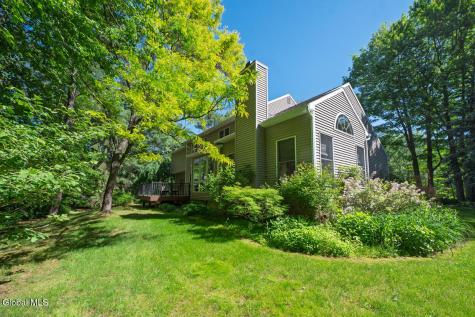 22 E Claremont Drive Voorheesville NY 12186