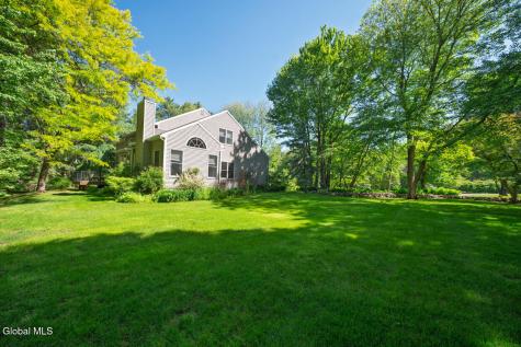 22 E Claremont Drive Voorheesville NY 12186