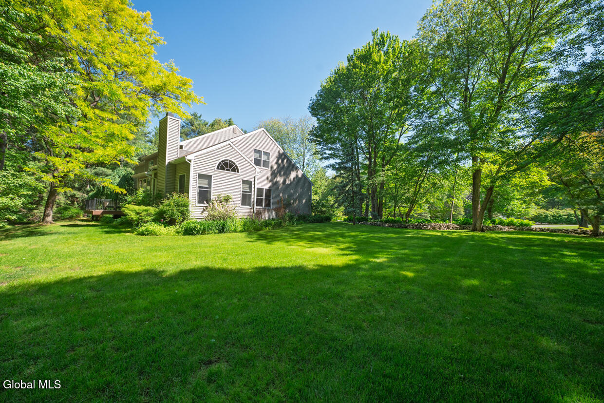 22 E Claremont Drive Voorheesville NY 12186