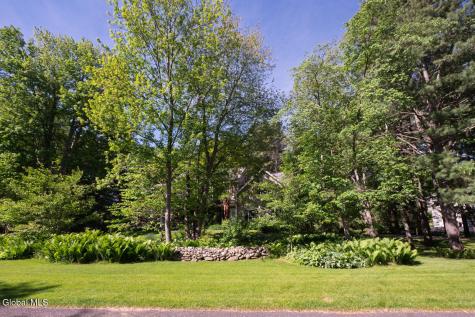 22 E Claremont Drive Voorheesville NY 12186