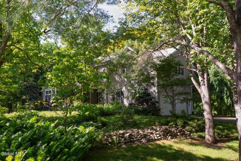 22 E Claremont Drive Voorheesville NY 12186