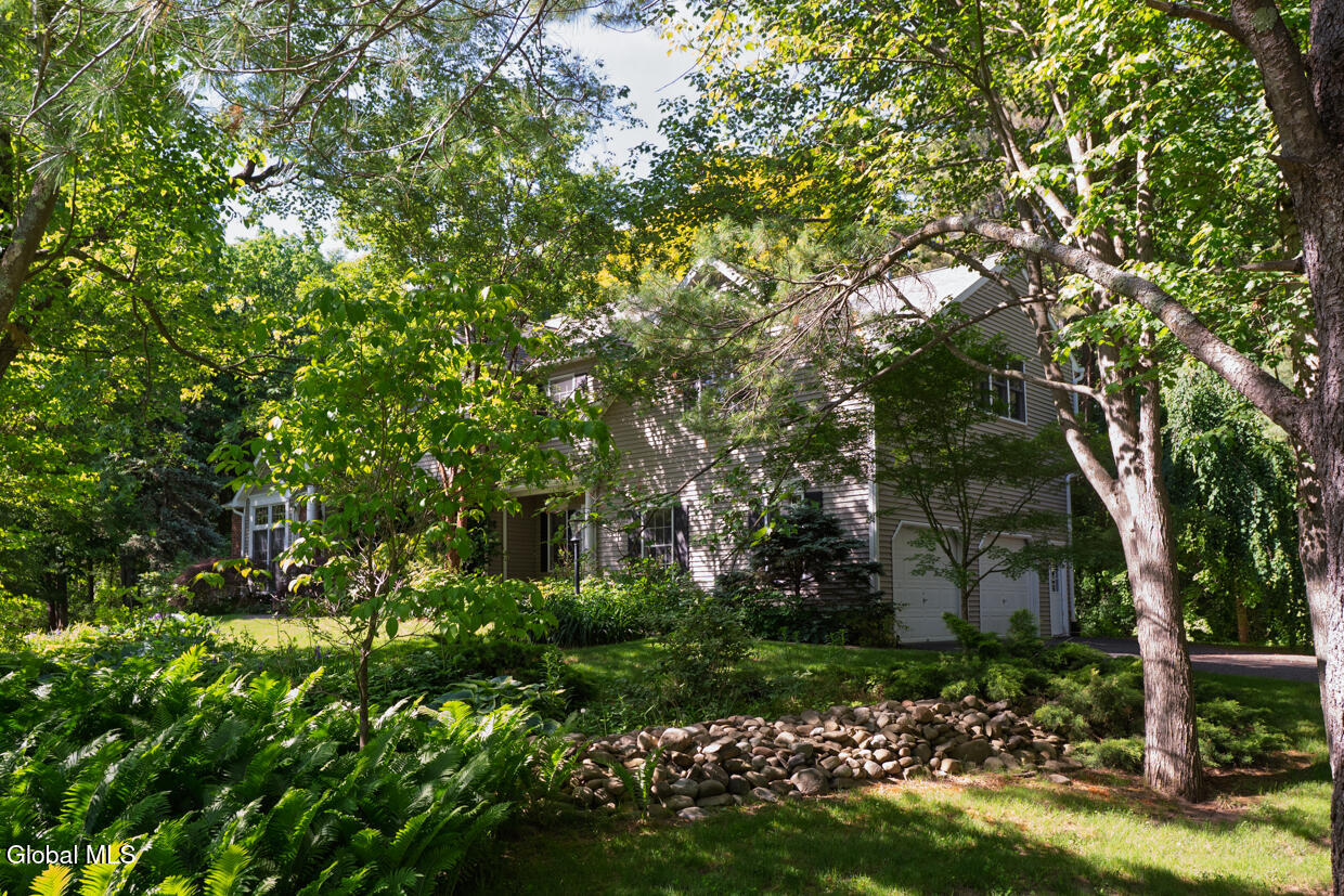 22 E Claremont Drive Voorheesville NY 12186