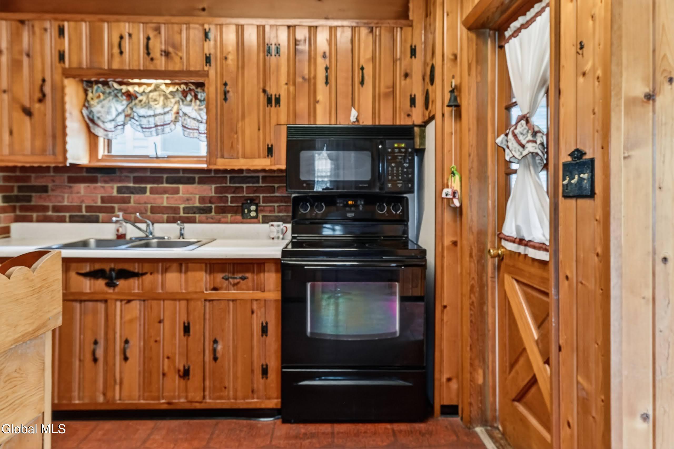 10 Matilda Street Albany NY 12209