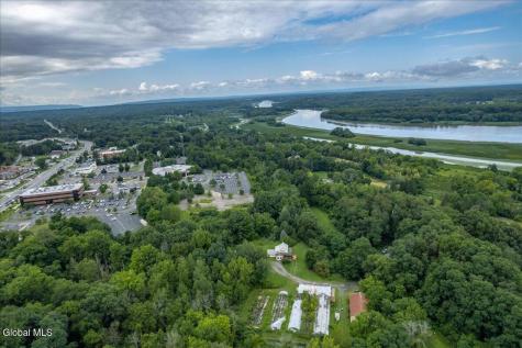 4072 River Road Niskayuna NY 12309