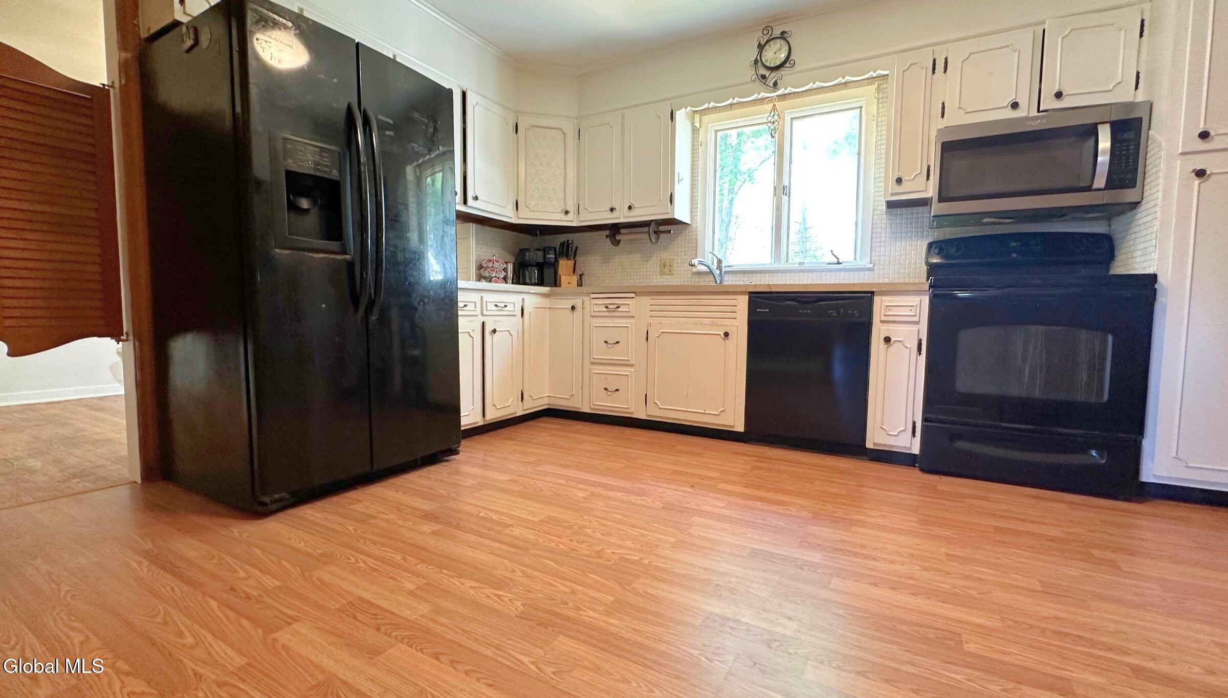 24 Lorelei Lane Glenville NY 12302