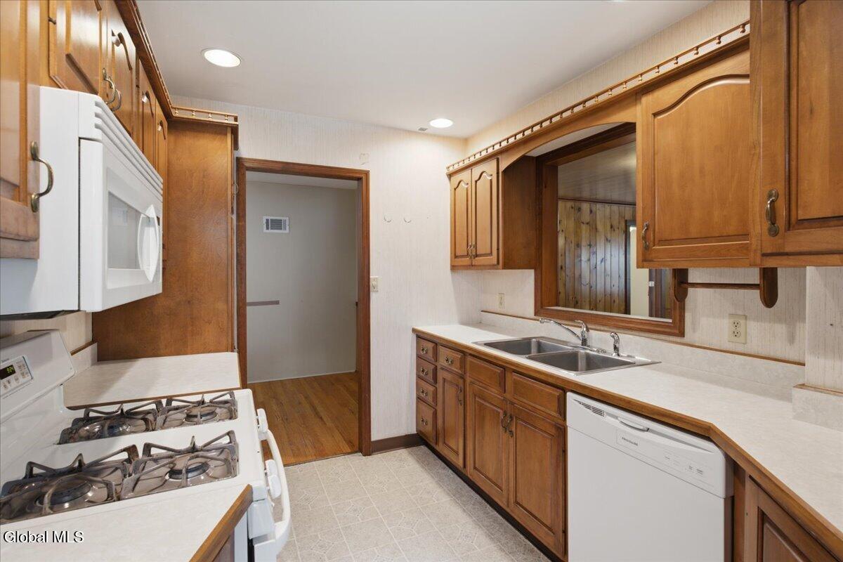 19 Buell Avenue Ballston Lake NY 12019