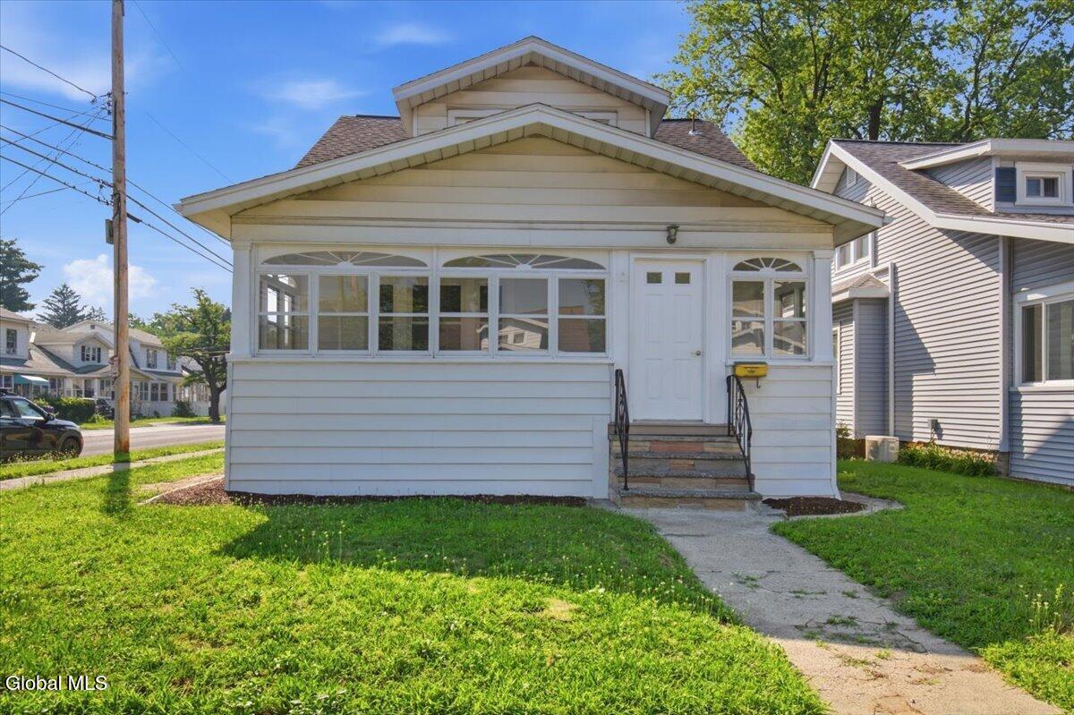 16 Roosevelt Street Albany NY 12206