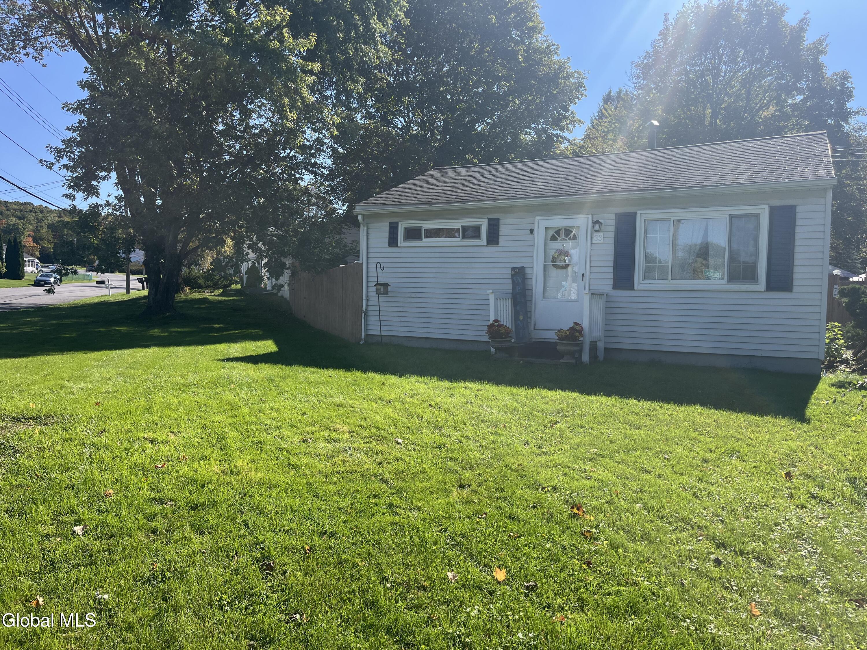 33 Plaske Drive Schenectady NY 12309