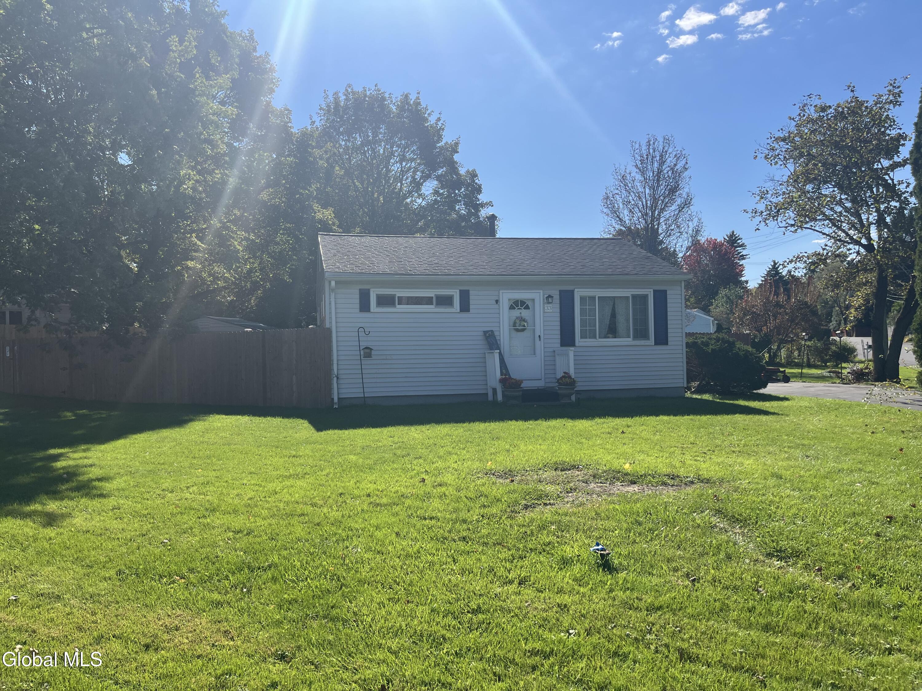 33 Plaske Drive Schenectady NY 12309
