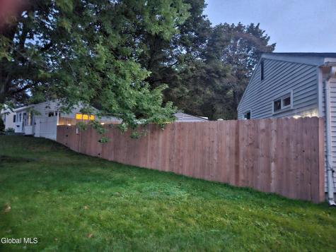 33 Plaske Drive Schenectady NY 12309