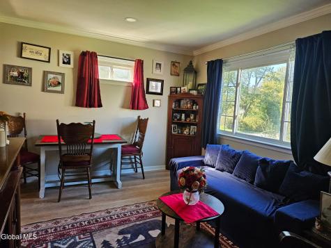 33 Plaske Drive Schenectady NY 12309