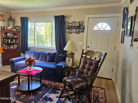 33 Plaske Drive Schenectady NY 12309