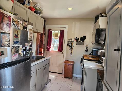 33 Plaske Drive Schenectady NY 12309