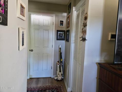 33 Plaske Drive Schenectady NY 12309