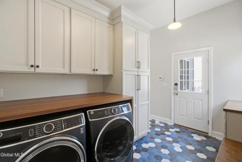 3 Britton Way Watervliet NY 12189