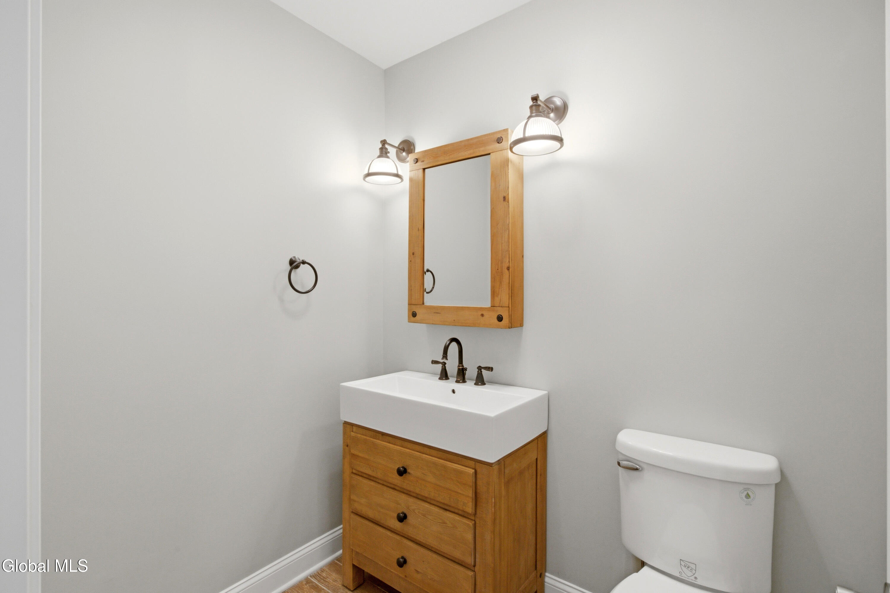 3 Britton Way Watervliet NY 12189