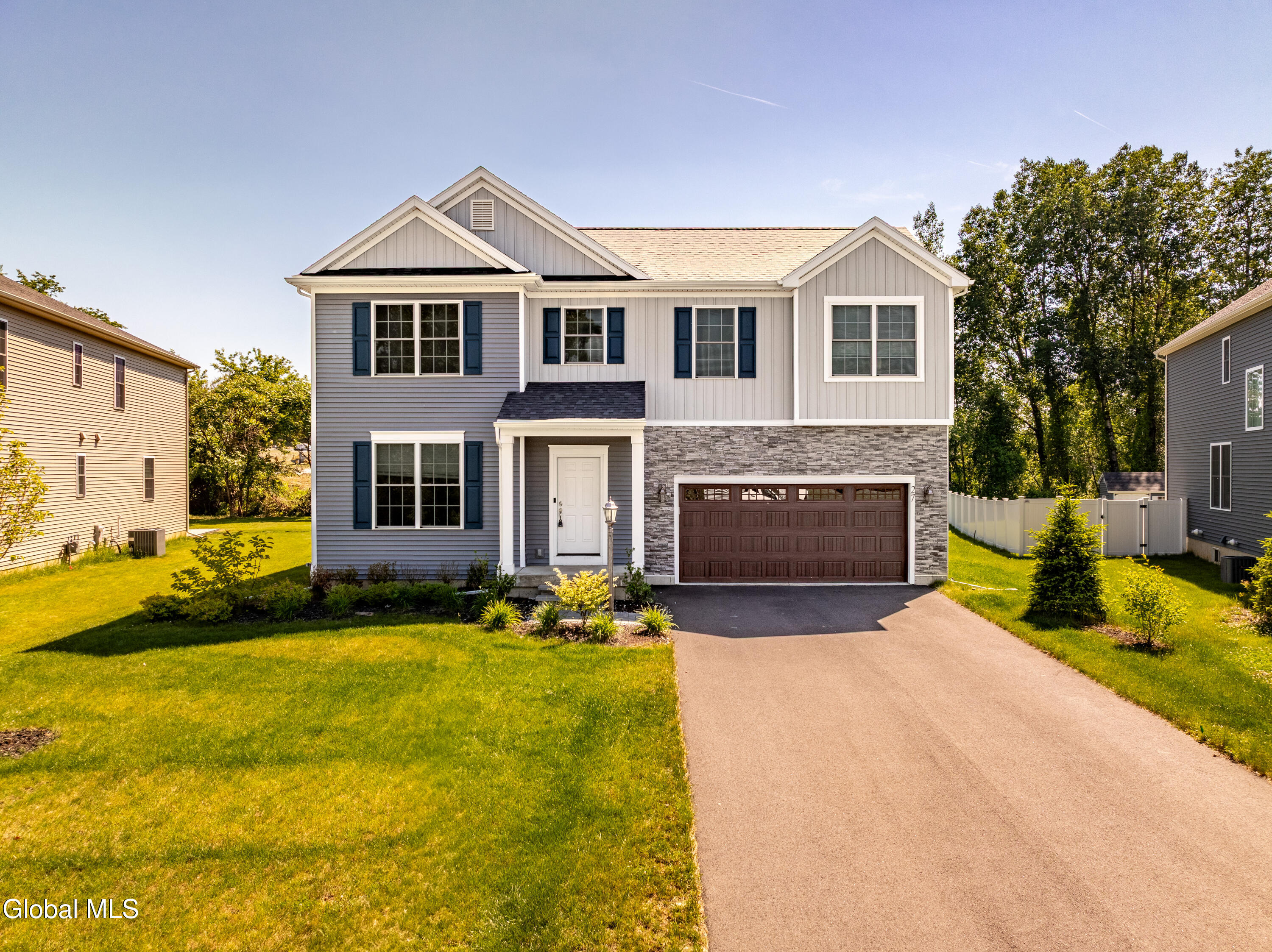 27 Wheatfield Way Clifton Park NY 12118