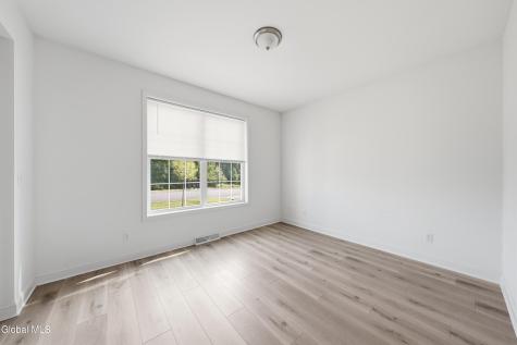 27 Wheatfield Way Clifton Park NY 12118