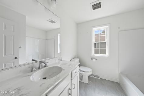 27 Wheatfield Way Clifton Park NY 12118