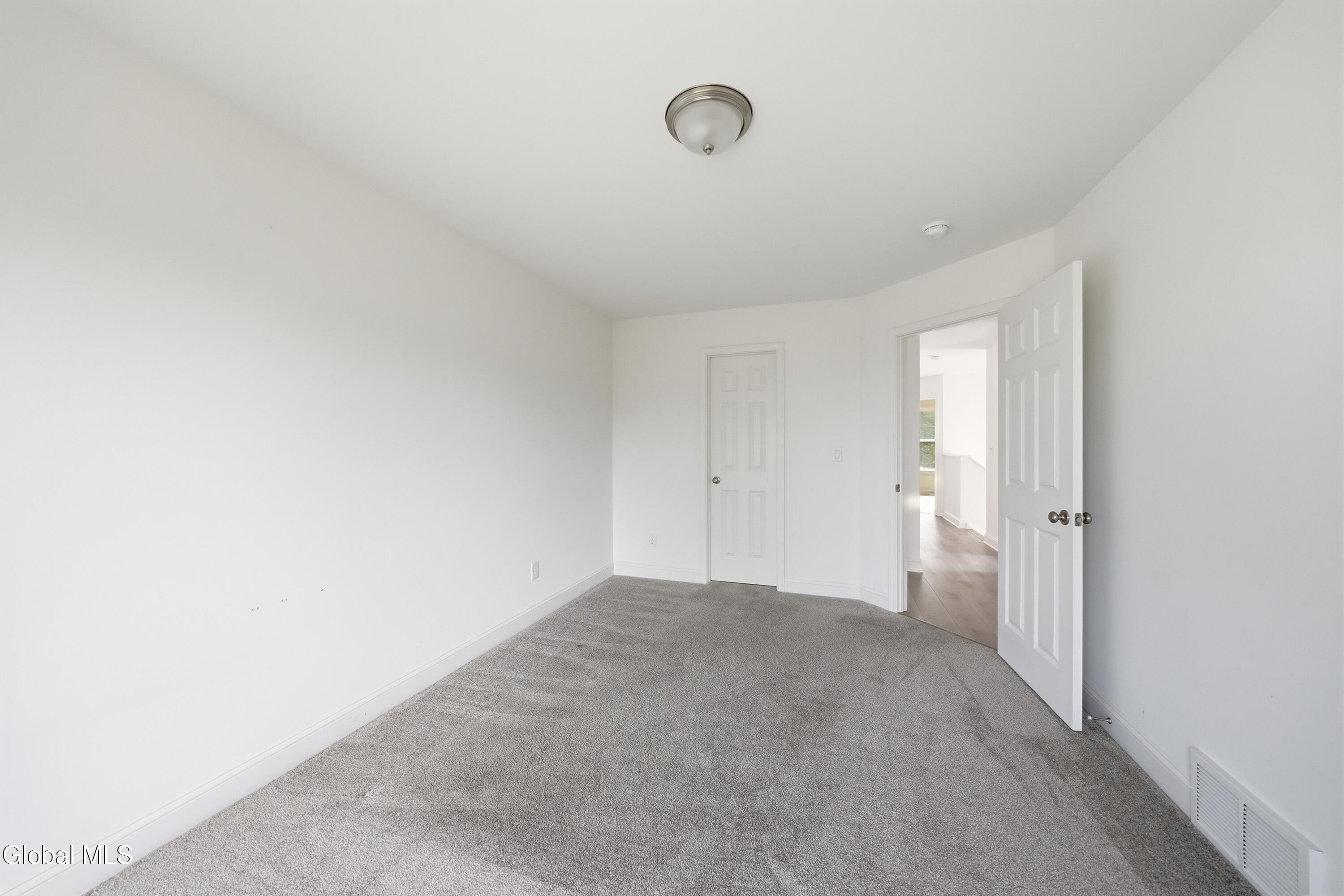 27 Wheatfield Way Clifton Park NY 12118