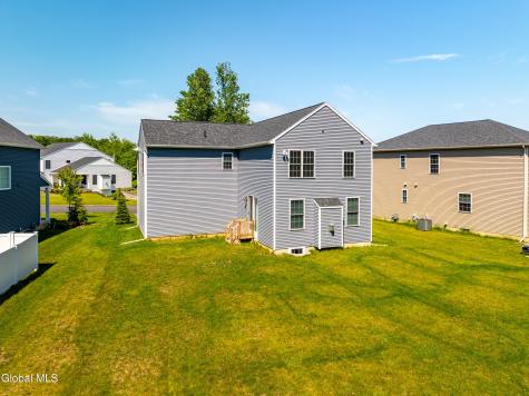 27 Wheatfield Way Clifton Park NY 12118