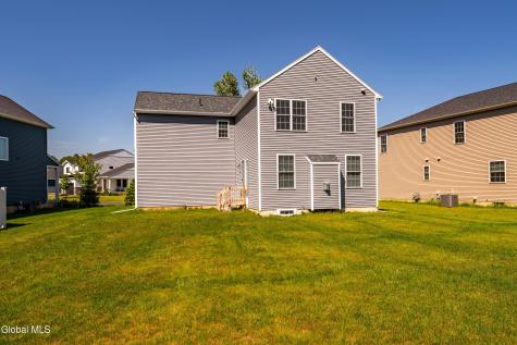 27 Wheatfield Way Clifton Park NY 12118