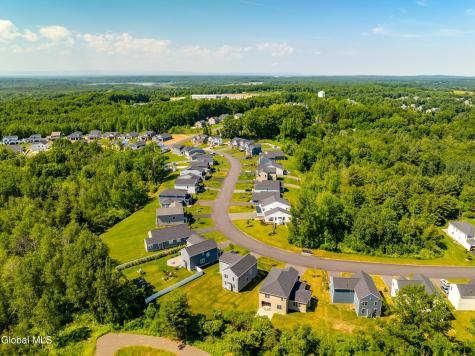 27 Wheatfield Way Clifton Park NY 12118